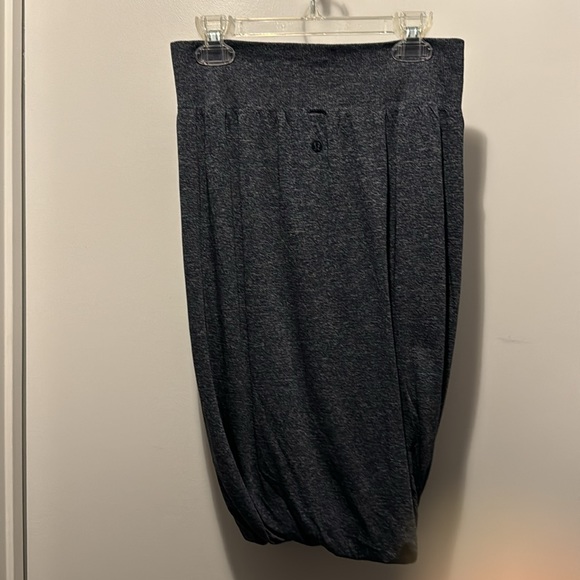 lululemon skirt - Picture 2 of 4